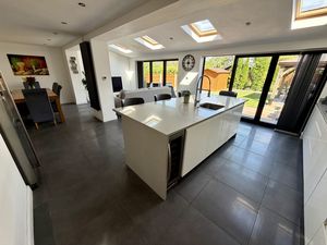 Kitchen- click for photo gallery
